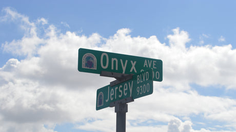 Onyx Ave sign